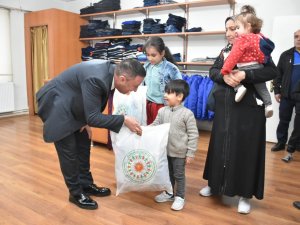 Çocukların Bedeni Isındı, Yüzü Güldü