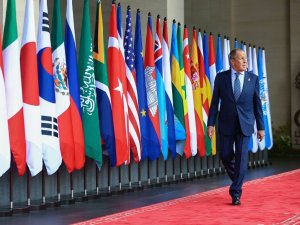 Rusya Dışişleri Bakanı Lavrov: "Abd Ve Ab, Rus Tahıl Ve Gübrelerine Yönelik Engellerin Kaldırılacağına Dair Yazılı Garantiler Sundu"