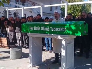 Evde Cansız Bedenleri Bulunmuştu, Son Yolculuklarına Uğurlandılar