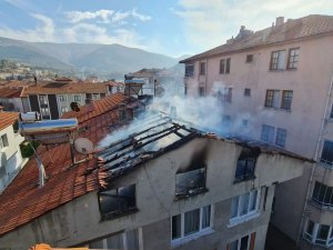 Mangaldaki Ateş Evi Kül Etti