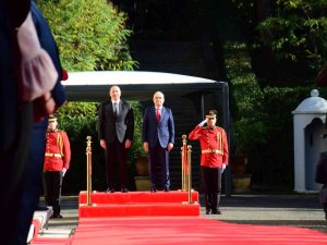 Azerbaycan Cumhurbaşkanı Aliyev Arnavutluk’ta