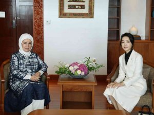 Emine Erdoğan, Endonezya’da G20 Liderlerinin Eşleriyle Bir Araya Geldi