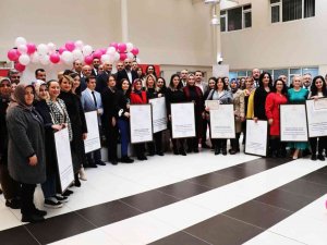 ’Bebek Dostu’ Sağlık Merkezlerine Plaket