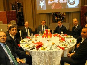 Dursun Özbek’ten Semih Kaya’ya Antrenörlük Desteği