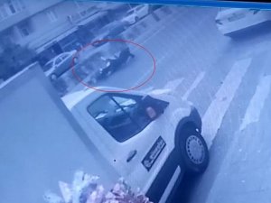 Yaya Geçidinde Motosikletlinin Engelli Vatandaşa Çarptığı Anlar Kamerada