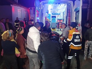 Direksiyon Hakimiyetini Kaybeden Sürücü, Minibüs İle Direğe Çarptı