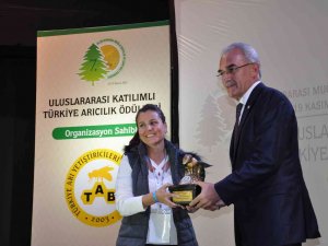 Muğla’da Başarılı Arıcılar Ödüllendirildi