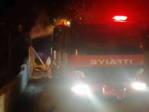 Erzincan’da Çatıda Çıkan Yangın Büyümeden Söndürüldü