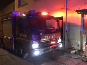 Sigara İçerken Uyuyakalınca Kendisi De Yandı