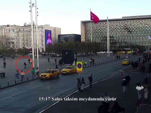 İ̇stanbul’un Beyoğlu İlçesinde Pazar Günü Bölücü Terör Örgütü Pkk/ypg Tarafından Yapılan Saldırıda Eylemi Gerçekleştirilen Teröristin Taksim’deki Görüntüleri Ortaya Çıktı.