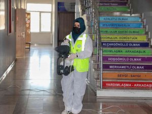 Talas’taki Okullarda Ara Tatil Temizliği