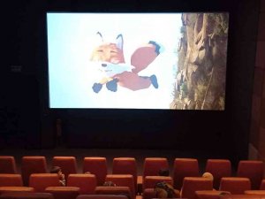 Ara Tatilde Müzeyi Gezdiler Sinemaya Gittiler