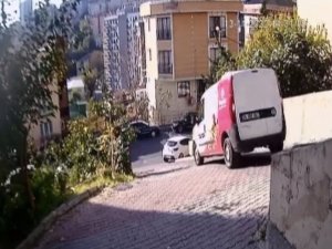 İ̇stanbul’da Akıl Almaz Kaza Kamerada: Araç 25 Metreden Aşağıya Uçtu