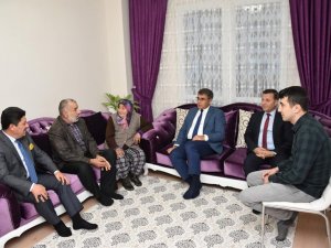 Vali Gürel, Şehit Ve Gazi Ailelerini Yalnız Bırakmıyor