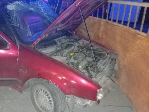Tokat’ta Otomobil Duvara Çarptı: 1 Ölü 2 Yaralı