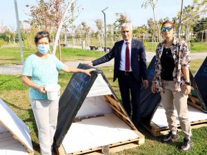 Mersin’de Köpek Kulübeleri, Kedi Yuvaları Ve Kuş Evleri Dağıtıldı