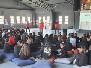 Ortaokul Öğrencilerine “Deprem Bilinçlendirme Semineri” Verildi