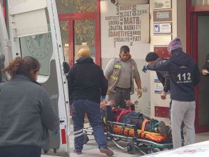 Tamir Ettiği Çatıdan Beton Zemine Düşen İşçi Yaralandı