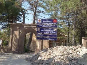 Ertuğrulgazi Türbesinin Tadilat Çalışmalar Devam Ediyor