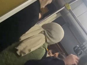 İ̇ett’nin Kadın Şoförü İle Gideceği Durağı Soran Yolcu Arasındaki Tartışma Kamerada