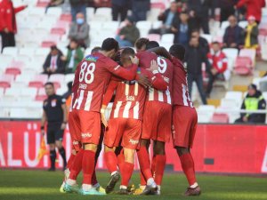 Sivasspor 11 Puanla Ateş Hattında