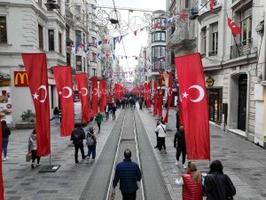 Terör Saldırısından Günler Sonra Bin 200 Adet Türk Bayrağıyla Donatılan İ̇stiklal Caddesi Havadan Görüntülendi