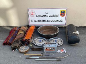 Araçlardan Parça Çalan 2 Şahıs, Tutuklandı