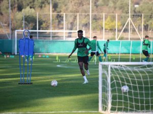 İ̇smet Taşdemir: "Tuzlaspor Maçında Geçen Haftayı Telafi Etmemiz Gerekiyor"