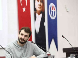 Birkan Batuk Üniversite Öğrencileriyle Buluştu