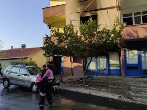 Apartman Dairesi Alev Alev Yandı