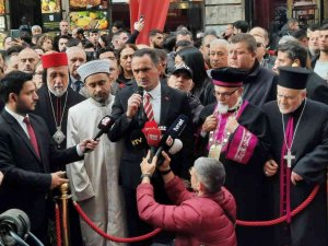 İ̇stiklal Caddesi’nde Teröre Karşı Anlamlı Yürüyüş