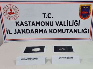 Jandarma Ekiplerince Uyuşturucu Ticareti Yapan 5 Kişi Gözaltına Alındı