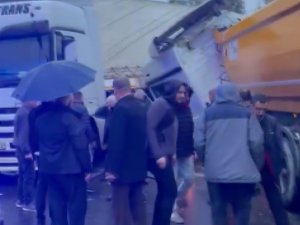 Gaziantep’te Kamyon İle Tır Çarpıştı: 1 Yaralı