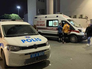 Sokak Ortasında Bıçaklanan Şahıs Yaralandı
