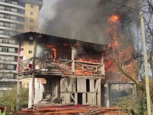 Artvin’de Evde Çıkan Yangın Paniğe Neden Oldu