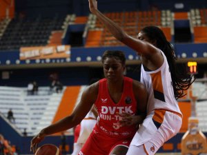 Çukurova Basketbol, Evinde Kazandı