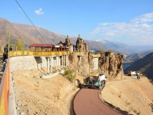 Şemdinli Seyir Tepesi Yolu Asfaltlandı