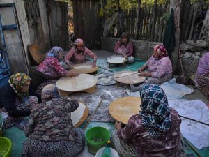 Balıkesir’de İmece Usulü Kış Hazırlıkları