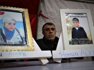 Evladının Hasretiyle Her Sabah Çocuğunun Yolunu Gözlüyor