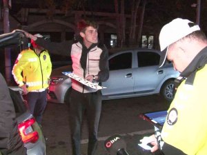 Kadıköy’de Denetime Takılan Plakasız Sürücüden Şaşırtan Tepki: "Babam Görecek"