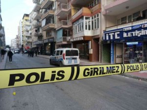 Sokak Ortasında Önce Eşini, Sonra Kendini vurdu