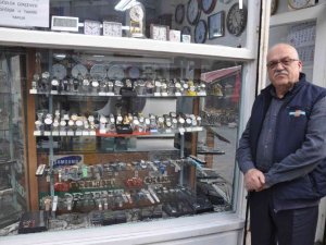 16 Yaşında Başladı, Yarım Asırdır Zamana Ayar Veriyor