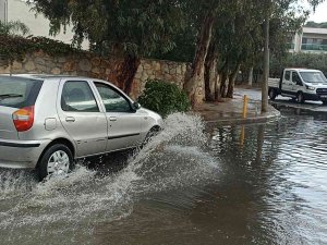Bodrum’da Güneşli Ve Sıcak Hava, Yerini Yağmura Bıraktı