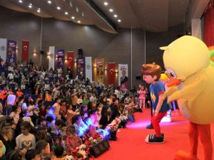 Toroslar’da Çocuk Şenliği Tüm Hızıyla Sürüyor