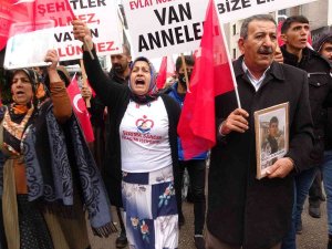 Evlat Nöbetindeki Ailelerden İ̇stanbul Saldırısına Sert Kınama