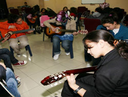 Gitar Kursuna yoğun ilgi