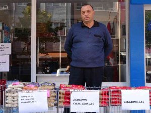 Kırtasiyeci, Zincir Marketlere Tepki İçin Gıda Malzemesi Satıyor