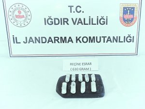 Iğdır’da Menfeze Saklanan Uyuşturucuyu Jandarma Ele Geçirdi