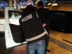 Ticari Taksiden Yolcu Değil Tabancalar Çıktı