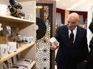 Geleneğin İ̇zleri Karma Sergisi Sanatseverleri Bekliyor